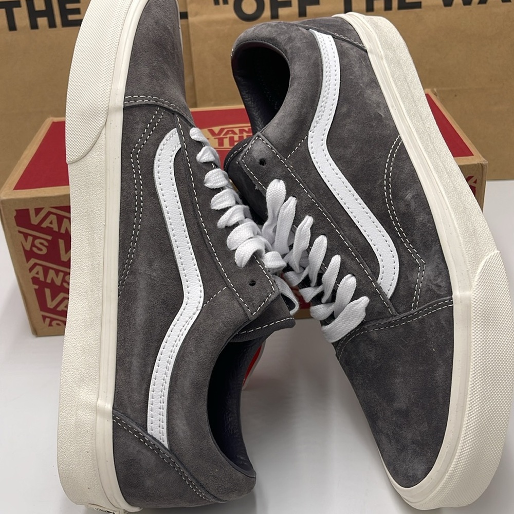 Vans Men’s Old Skool
(Pig Suede) Rabbit/Snow White
VN0A5KRF888 Sneakers - Picture 11 of 16